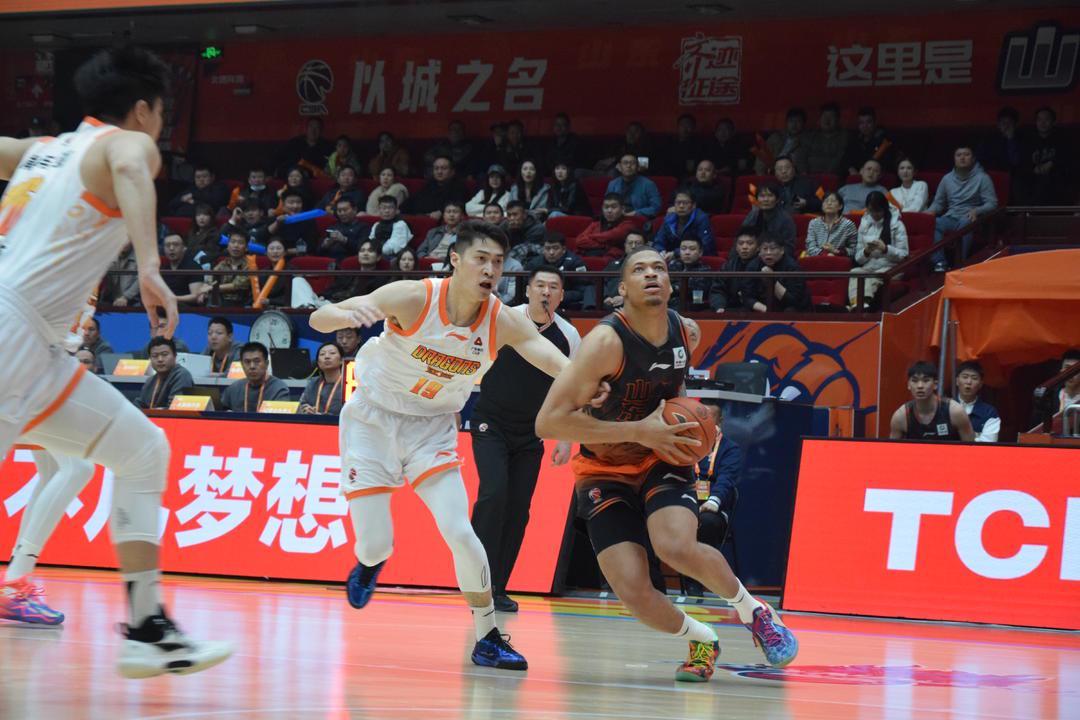 MK体育登录入口-高速男篮113：104复仇江苏，新外援约翰逊得到8分
